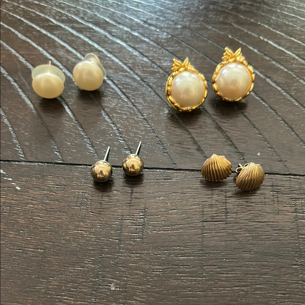 Vintage Elegant Gold tone and faux Pearl Earring Set